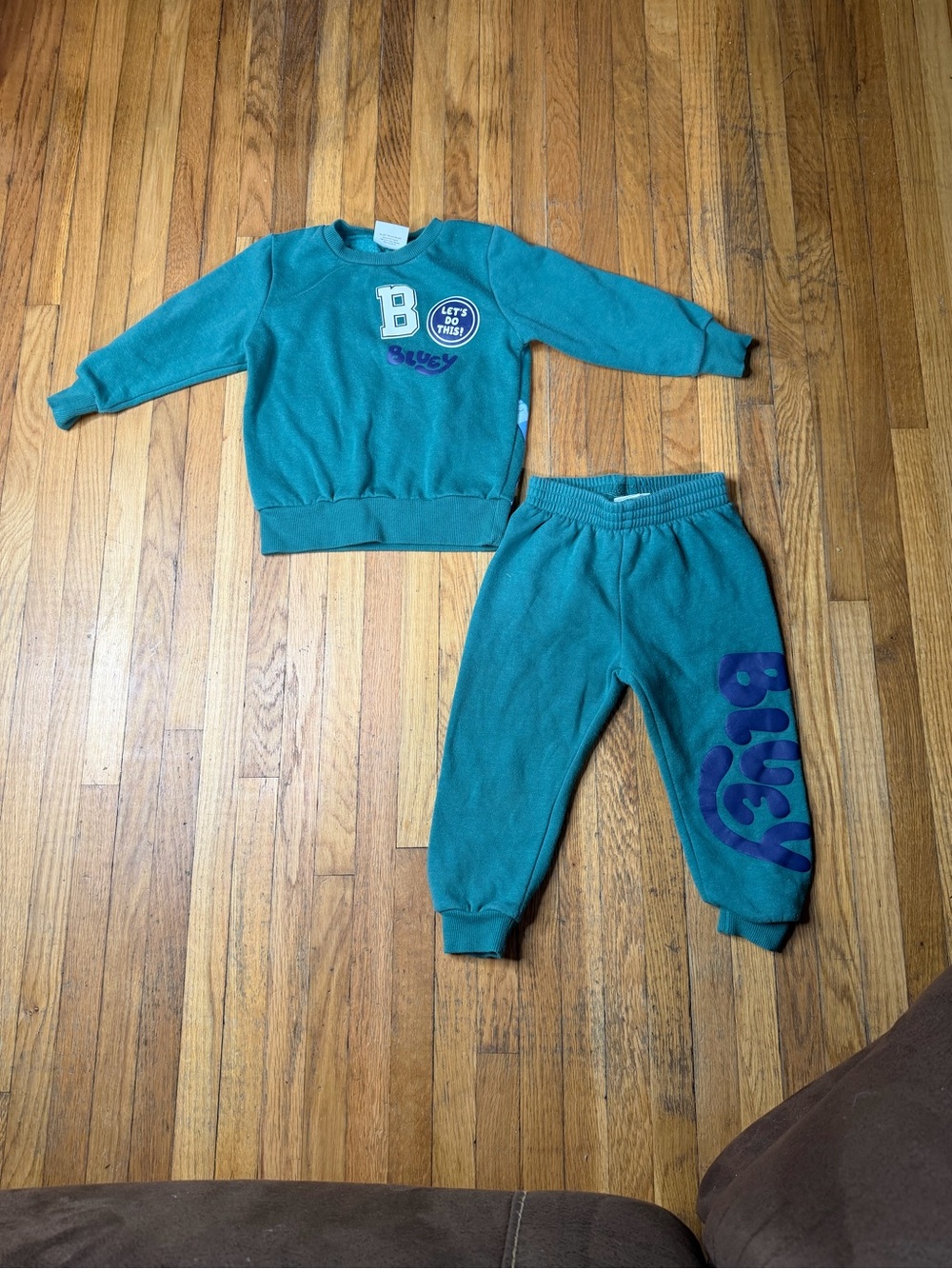 Bluey 2T Sweatshirt and jogger set